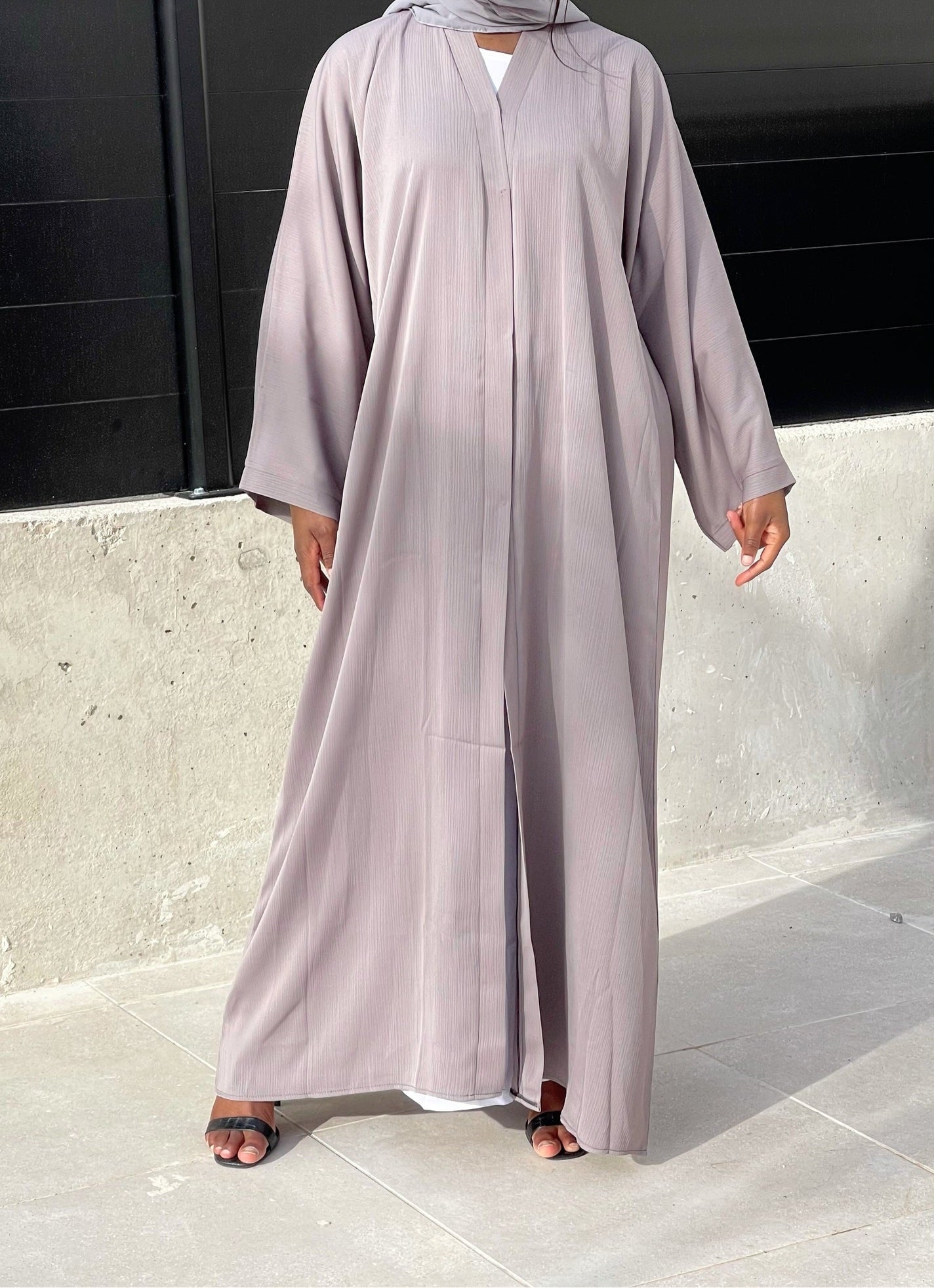 ABAYA Leila